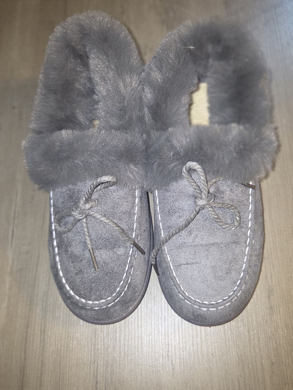 Cozy Faux-Fur Lined Moccasin Slippers - Gray
